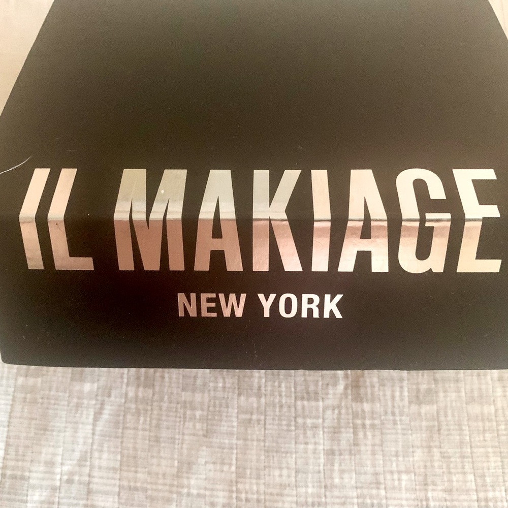 IL Makiage Woke Up Like This foundation, shade 035 for light/fair cool tone skin